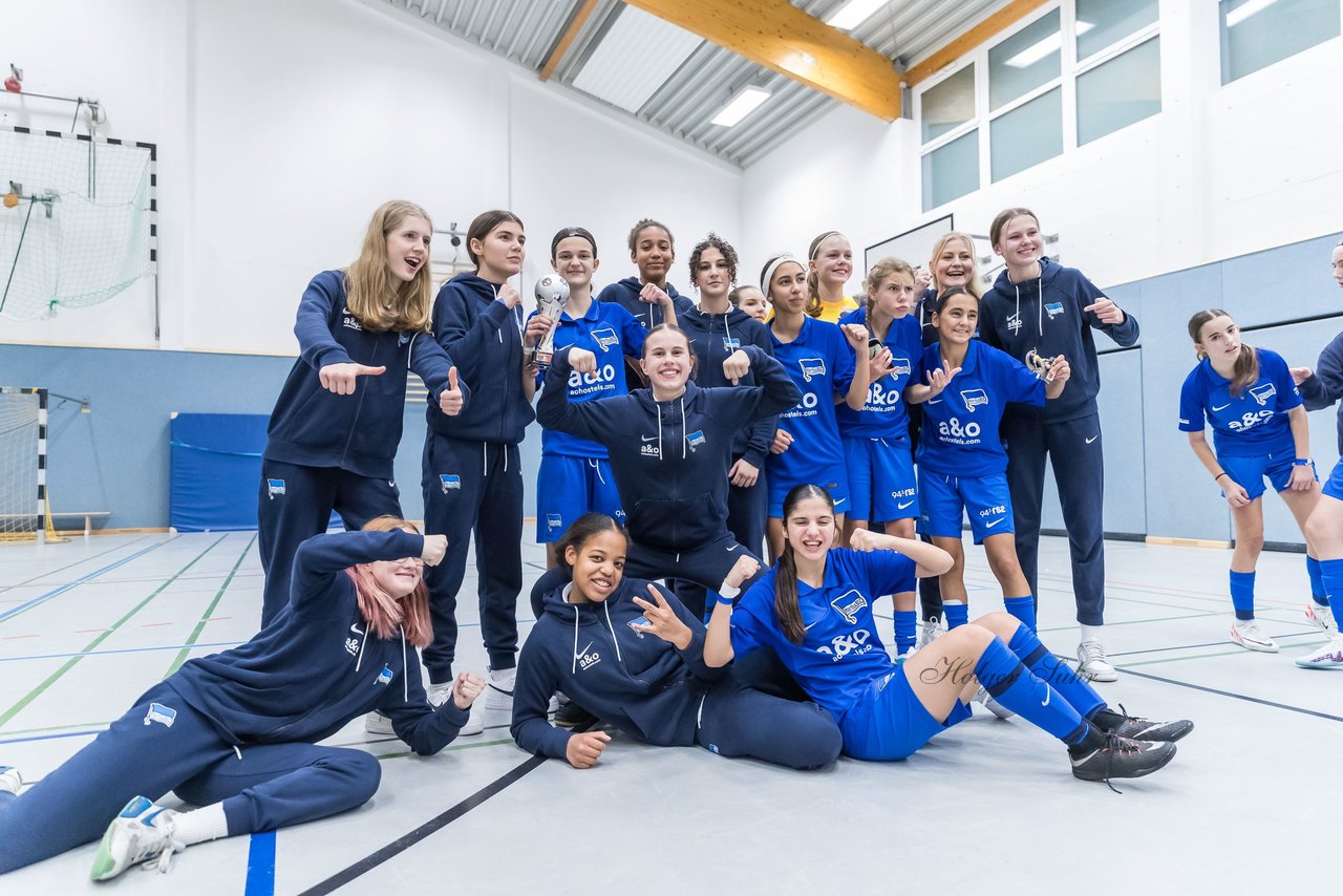 Bild 109 - C-Juniorinnen Loewinnen Cup